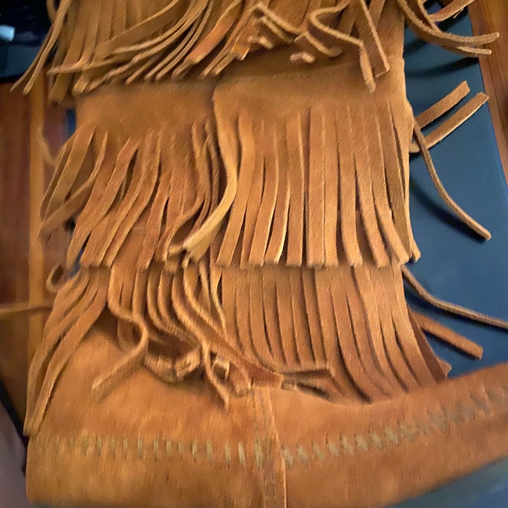 Fringe pull on boots
